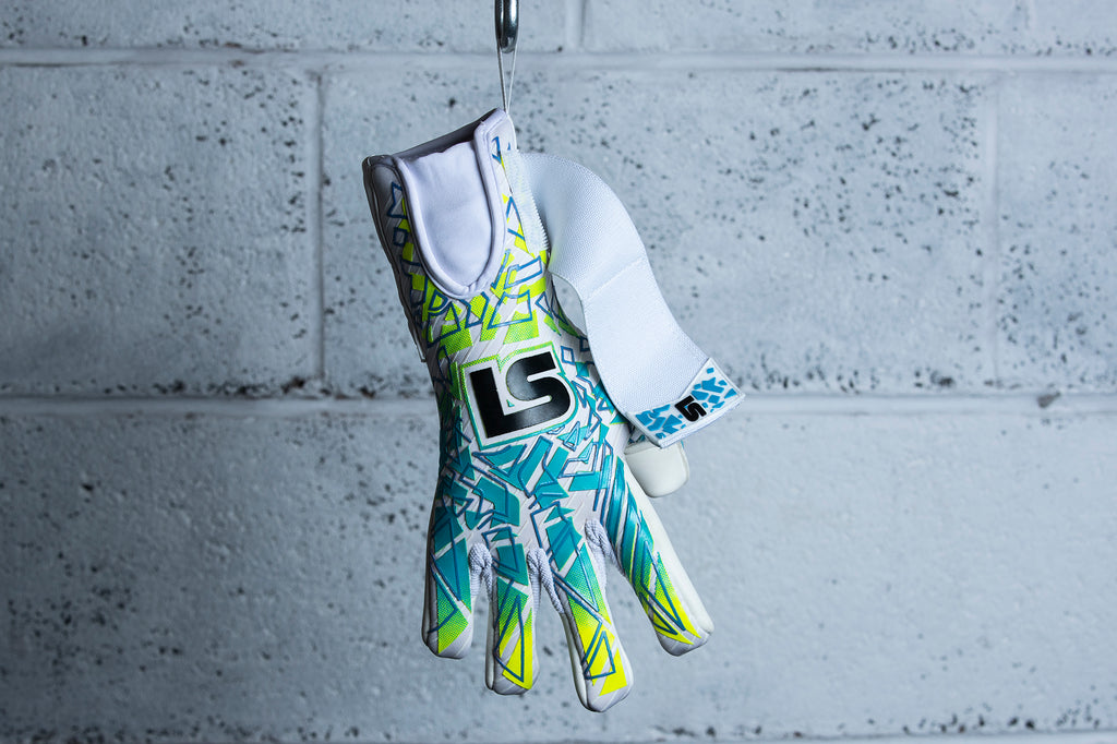 Where can i find deals football gloves